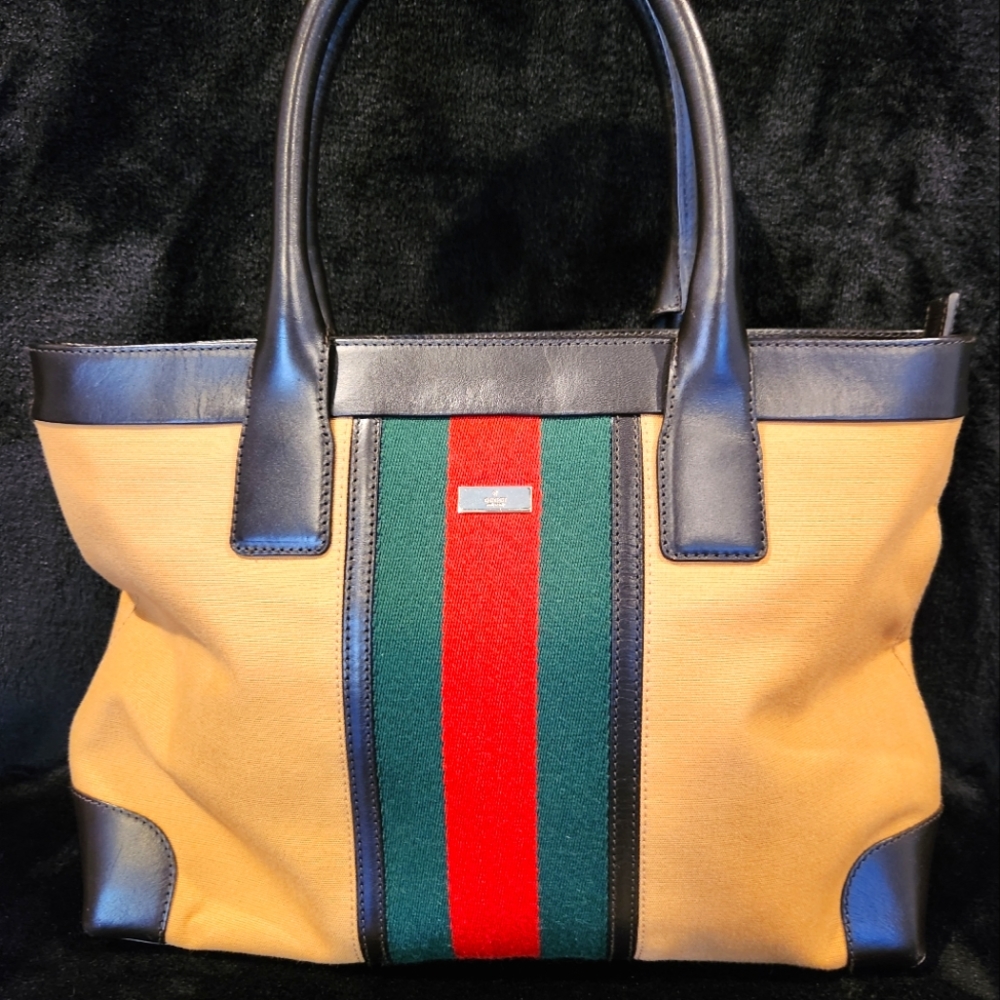 109% AUTHENTIC Gucci web tote